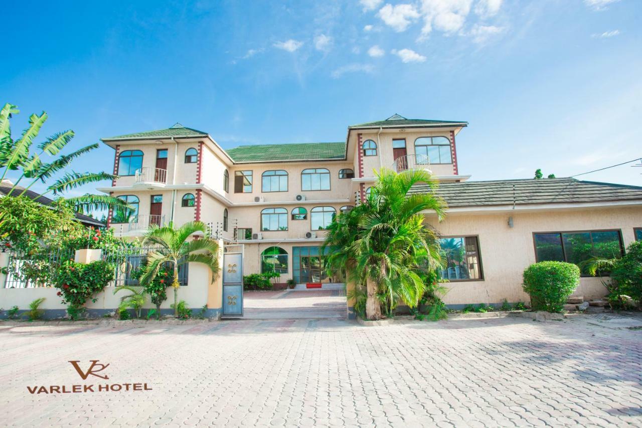 Varlek Hotel Dar es Salaam Exterior photo