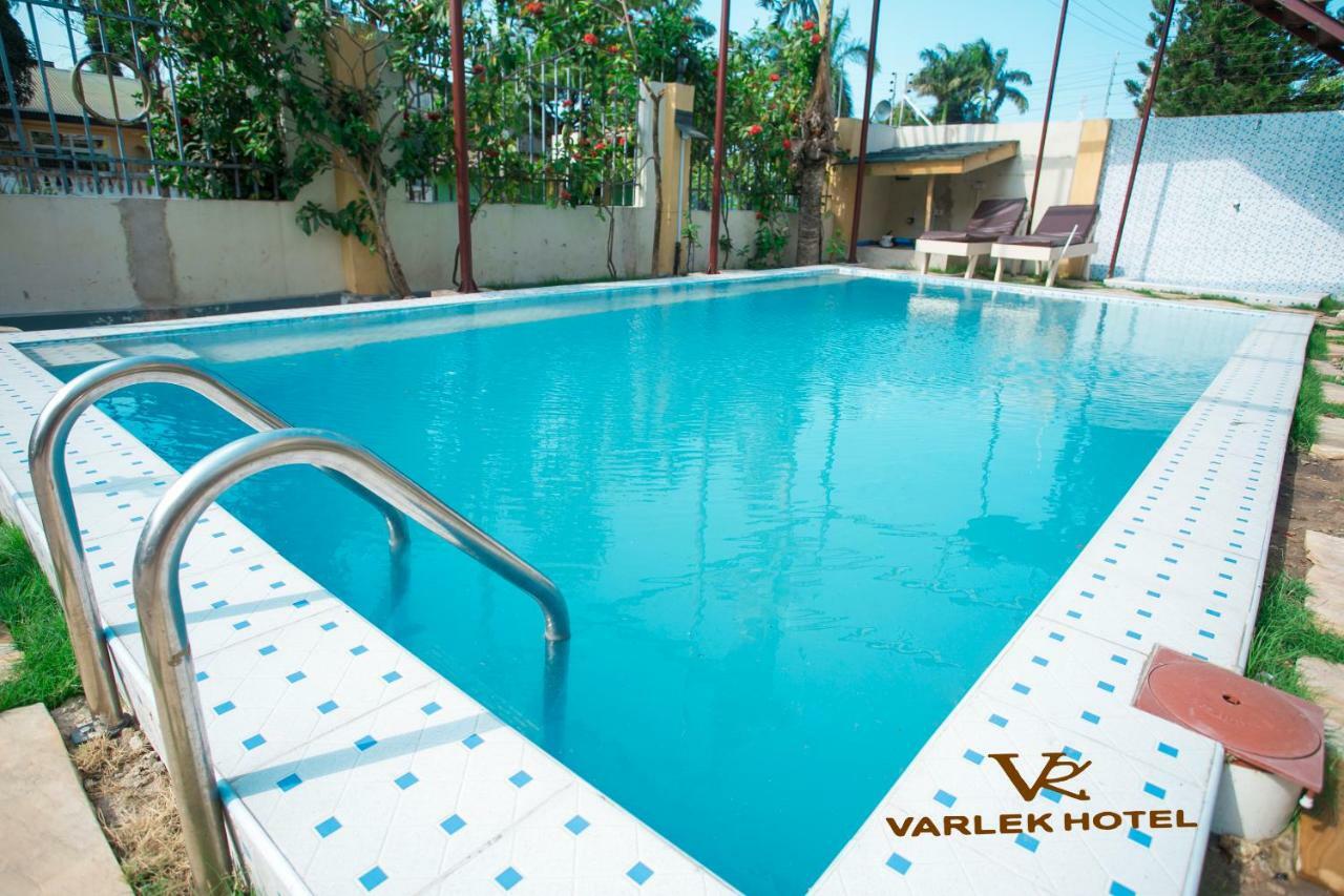 Varlek Hotel Dar es Salaam Exterior photo